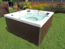 SPA JACUZZI J195 COM FECHAMENTO